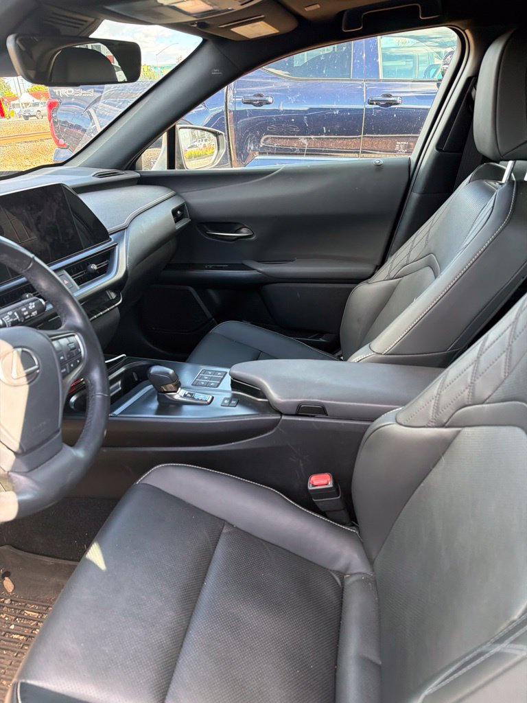 Used 2025 Lexus UX 300h AWD w/ Cold Area Package image 8
