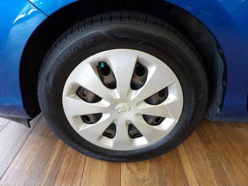 Used 2012 Toyota Prius C Three w/ Preferred Accessory Pkg #1 FWD image 10