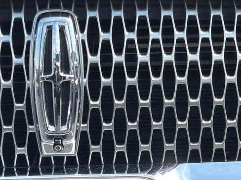 Used 2023 Lincoln Aviator Reserve w/ Equipment Group 201A AWD/4WD image 3