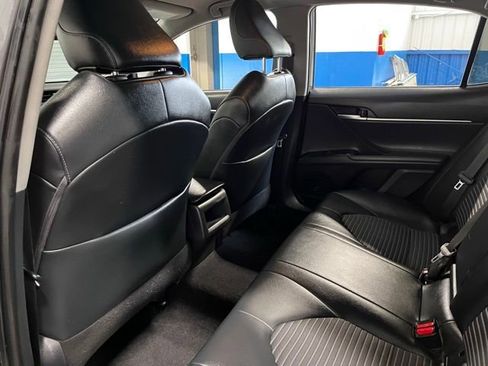 Used 2019 Toyota Camry SE w/ Convenience Package FWD image 15