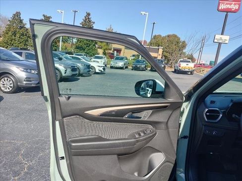 Used 2025 Chevrolet TrailBlazer ACTIV image 30