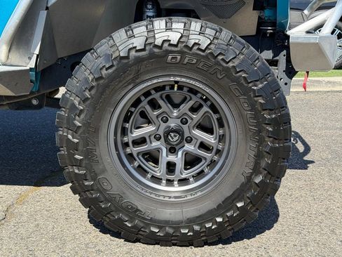 Used 2020 Jeep Wrangler Sport image 15