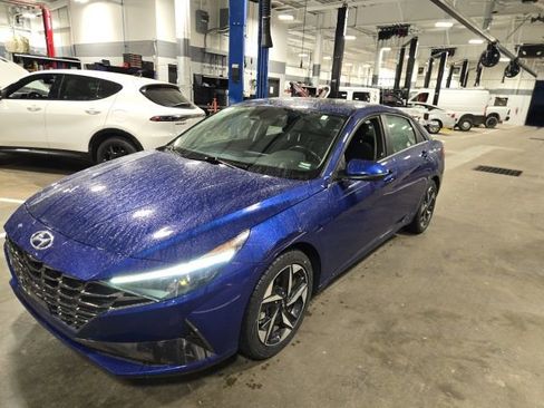 Used 2021 Hyundai Elantra SEL w/ Convenience + Premium Package image 9