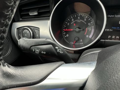 Used 2022 Ford Mustang Premium image 18