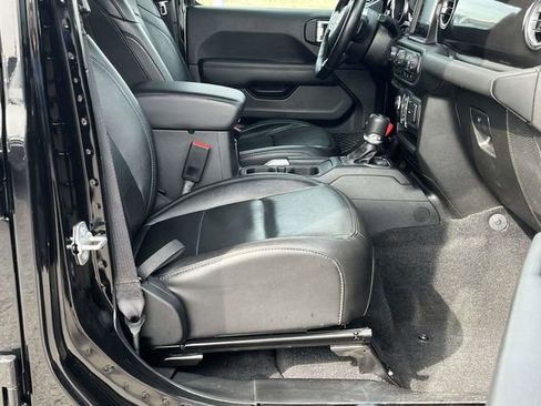 Used 2021 Jeep Wrangler Unlimited Sahara image 23