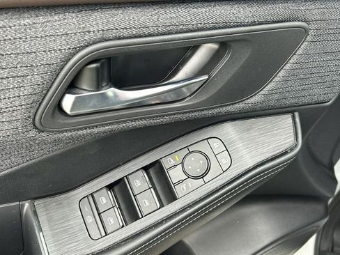 Certified 2023 Nissan Rogue SV w/ SV Premium B Package image 16