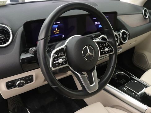 Certified 2023 Mercedes-Benz GLA 250 image 17