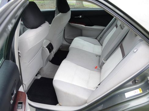 Used 2014 Toyota Camry XLE FWD image 14
