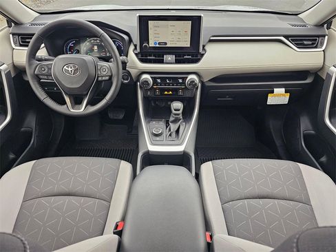 Used 2025 Toyota RAV4 XLE w/ Convenience Package image 22