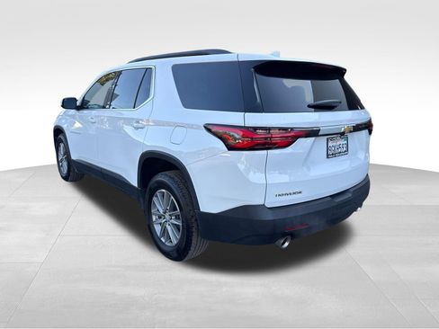Used 2023 Chevrolet Traverse LT FWD image 3