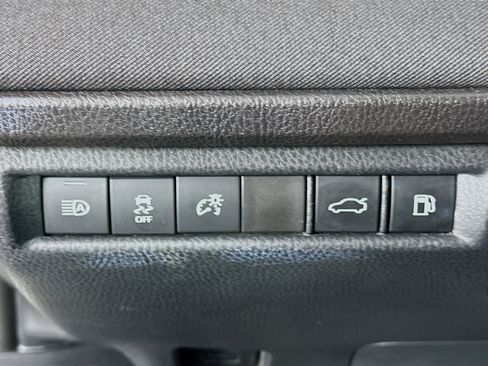 Used 2025 Toyota Camry LE image 17