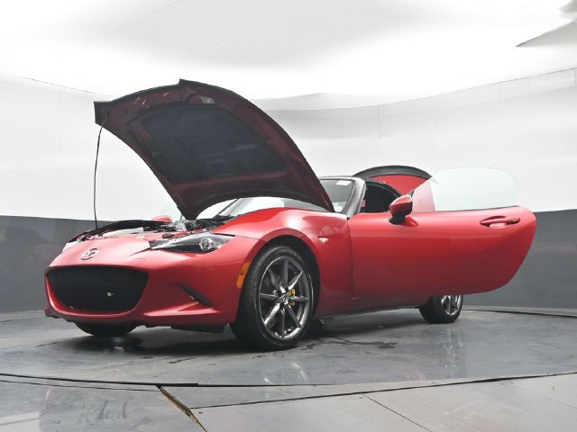Used 2016 MAZDA MX-5 Miata Grand Touring RWD image 45