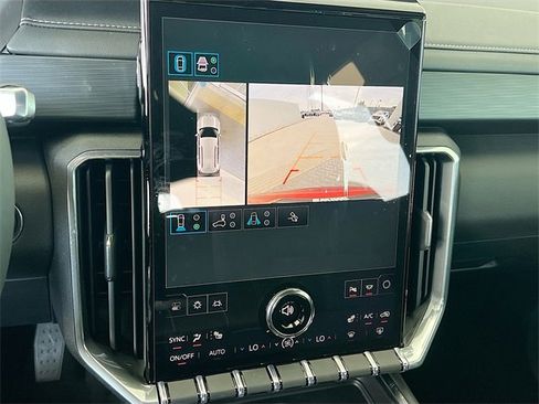 New 2026 GMC Acadia Elevation image 9