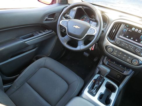 Used 2015 Chevrolet Colorado LT w/ LT Convenience Package image 9