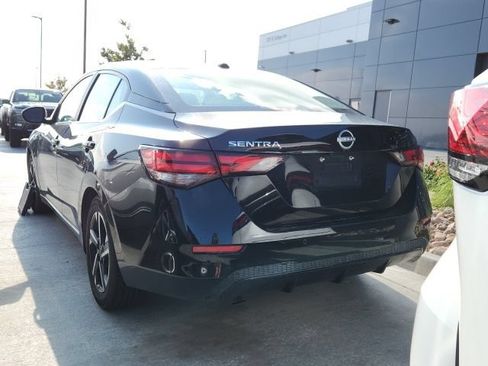 Used 2025 Nissan Sentra SV FWD image 3