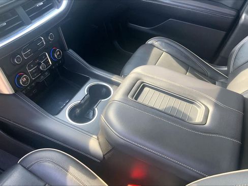 Used 2021 Chevrolet Tahoe Premier RWD image 17