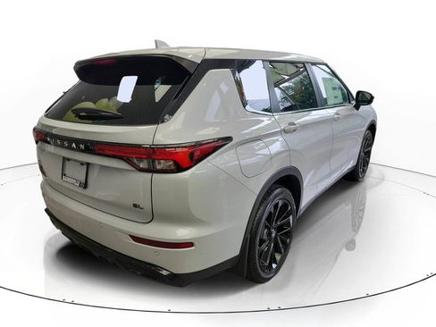 New 2026 Nissan Rogue SL AWD/4WD image 4