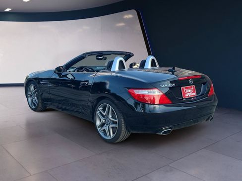 Used 2013 Mercedes-Benz SLK 250 image 3