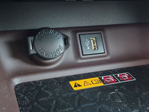 Used 2024 Toyota RAV4 Limited w/ Advanced Technology Package AWD/4WD image 31