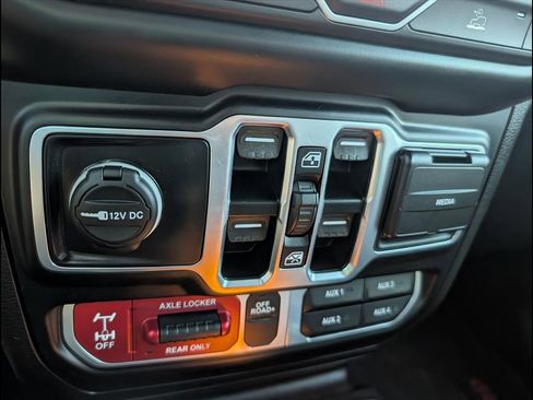 Used 2023 Jeep Gladiator Mojave w/ Trailer Tow Package image 16