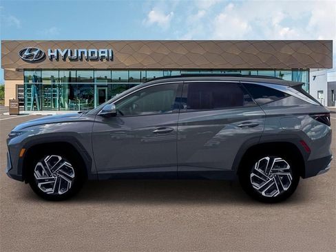 Used 2026 Hyundai Tucson Limited AWD/4WD image 3