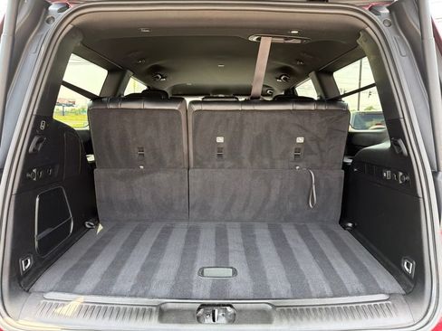 Used 2024 Jeep Wagoneer Series II w/ Flexible Seating Group RWD image 10