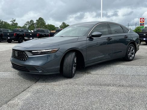 Used 2024 Honda Accord EX image 2