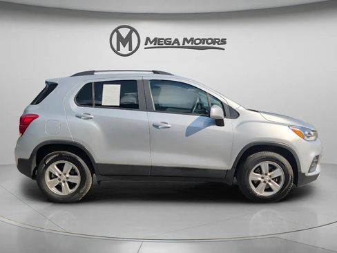 Used 2021 Chevrolet Trax LT AWD/4WD image 9