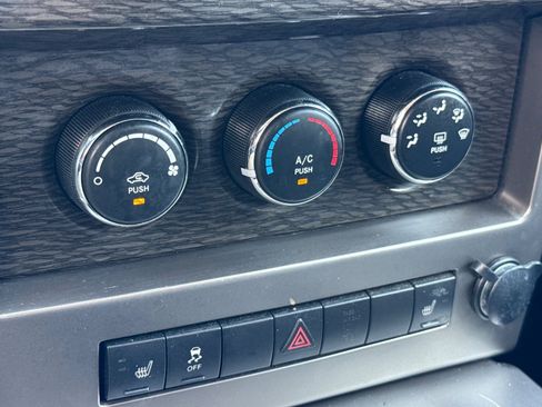 Used 2012 Jeep Liberty Limited Jet RWD image 23