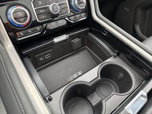 Certified 2022 GMC Yukon XL Denali w/ Denali Premium Package image 14