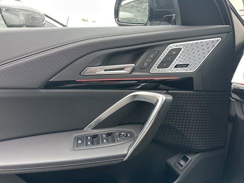 Used 2025 BMW X2 xDrive28i w/ Premium Package image 25