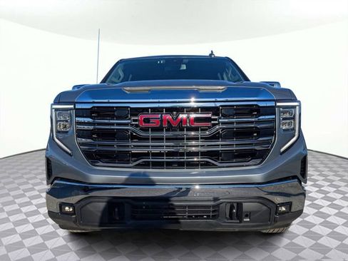 Used 2025 GMC Sierra 1500 SLT image 7