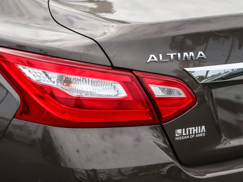 Used 2017 Nissan Altima 2.5 SV FWD image 9