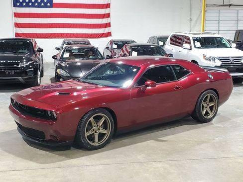 Used 2018 Dodge Challenger SXT w/ Blacktop Package image 29