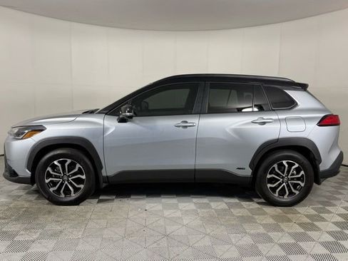 Used 2024 Toyota Corolla Cross SE w/ Moonroof Package image 7