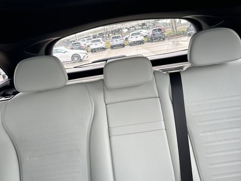 Used 2025 Mercedes-Benz GLC 300 4MATIC image 18