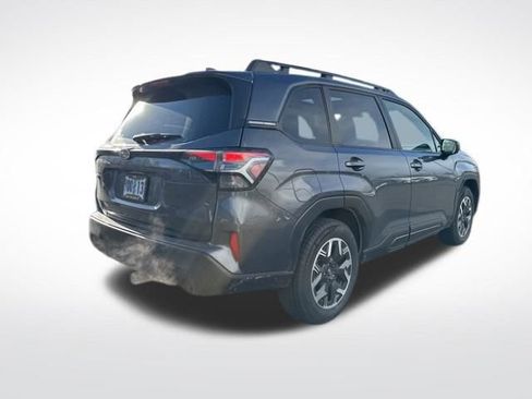 Used 2025 Subaru Forester Premium image 8