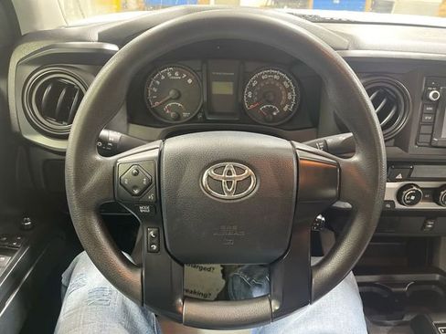 Used 2016 Toyota Tacoma SR AWD/4WD image 14