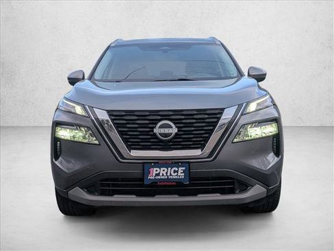 Used 2023 Nissan Rogue SV w/ SV Premium Package image 2