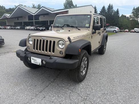 Used 2016 Jeep Wrangler Unlimited Rubicon w/ Connectivity Group AWD/4WD image 1