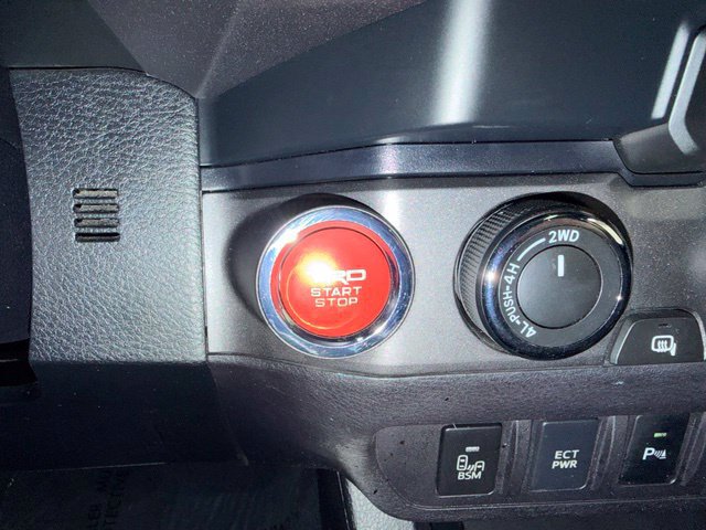 Used 2021 Toyota Tacoma TRD Off-Road w/ TRD Premium Off Road Package AWD/4WD image 14