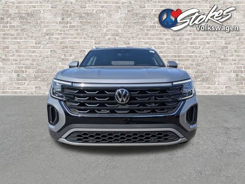 Certified 2025 Volkswagen Atlas Cross Sport SE AWD/4WD image 9