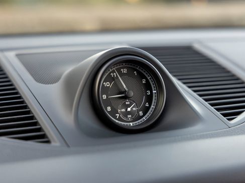 Certified 2025 Porsche Macan image 31