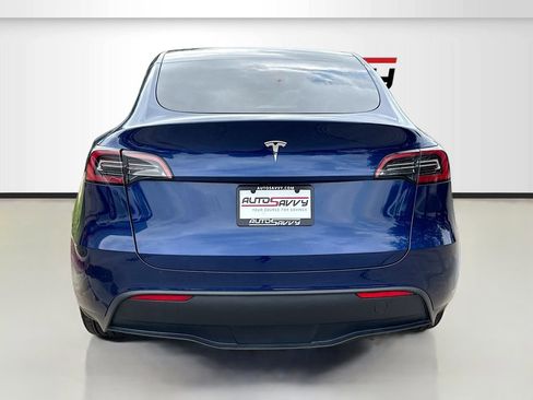 Used 2025 Tesla Model Y Long Range RWD image 6