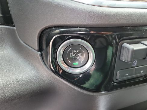 Used 2023 GMC Sierra 1500 Elevation w/ Preferred Package image 19