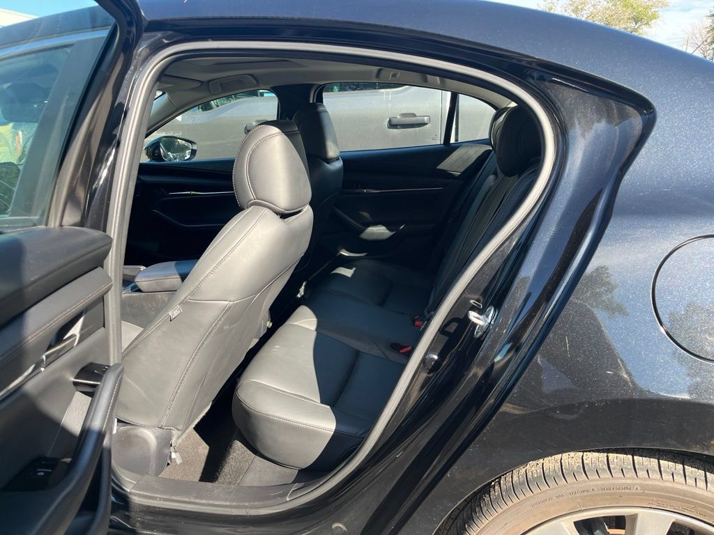 Used 2024 MAZDA MAZDA3 s FWD image 5