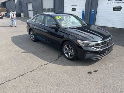 Used 2024 Volkswagen Jetta SE