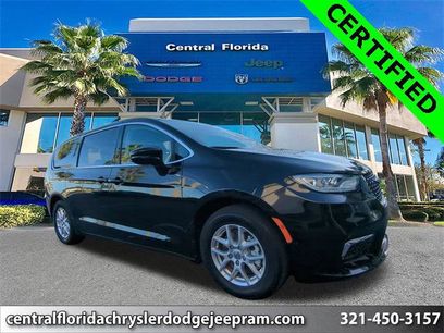 Certified 2024 Chrysler Pacifica Touring-L