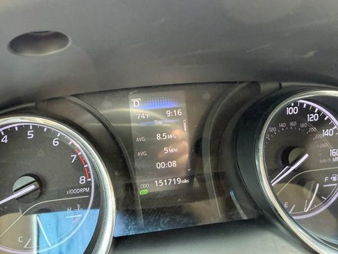 Used 2019 Toyota Camry LE FWD image 12