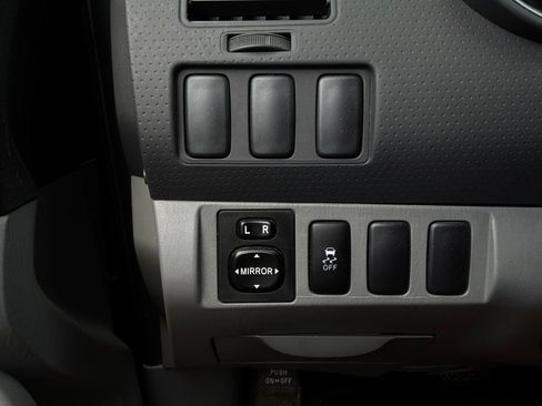 Used 2014 Toyota Tacoma PreRunner w/ Convenience Package RWD image 20